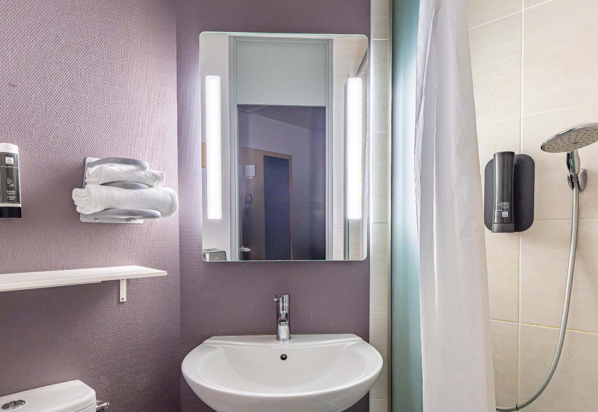 B&B Hotel Poitiers 1 Futuroscope Chasseneuil-du-Poitou Kültér fotó